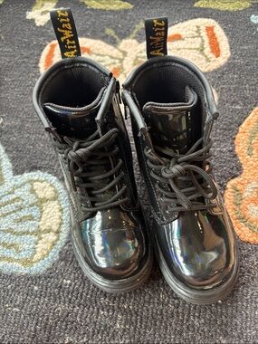Dr. Martens Kids Black Patent Holographic Lace-Up Ankle Boots